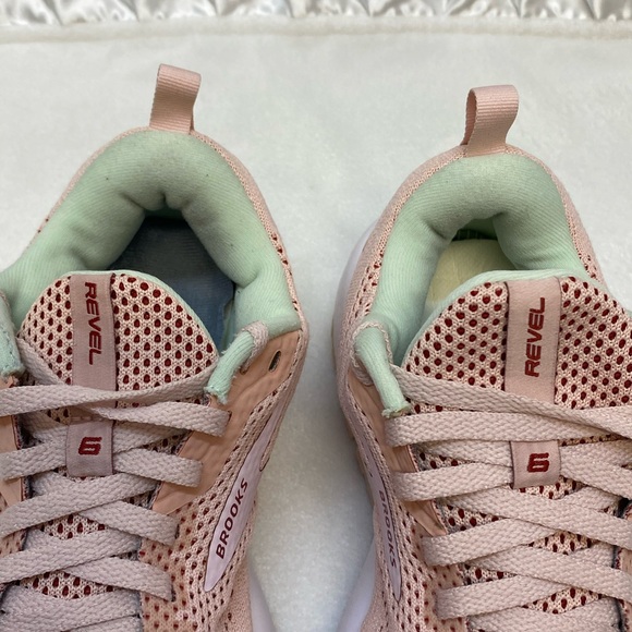 Brooks Revel 6 athletic running shoes in the Peach Whip/Pink women’s size 6.5 - Picture 6 of 12